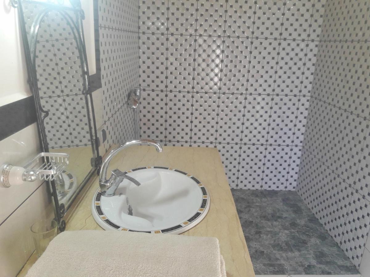 Riad Amodou Tinghir Luaran gambar